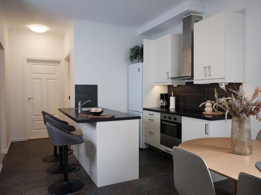 In The Heart Of Brosundet! Fully Equipped 3 Bed Room Ap 奥勒松 外观 照片