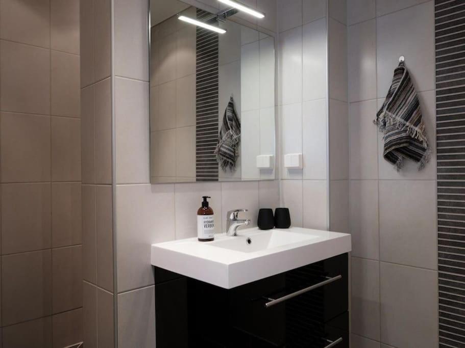 In The Heart Of Brosundet! Fully Equipped 3 Bed Room Ap 奥勒松 外观 照片