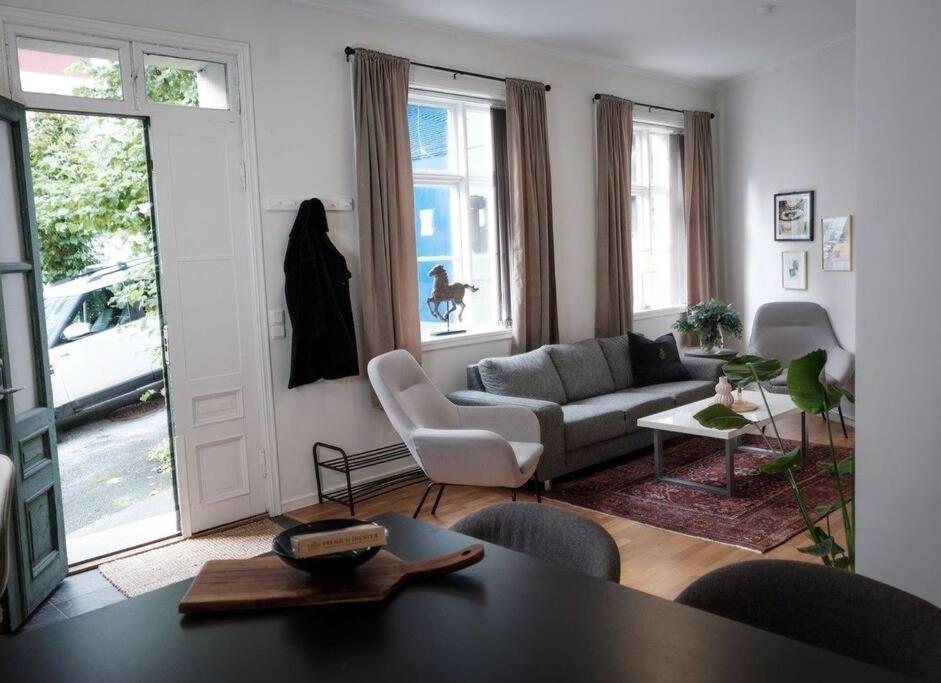 In The Heart Of Brosundet! Fully Equipped 3 Bed Room Ap 奥勒松 外观 照片